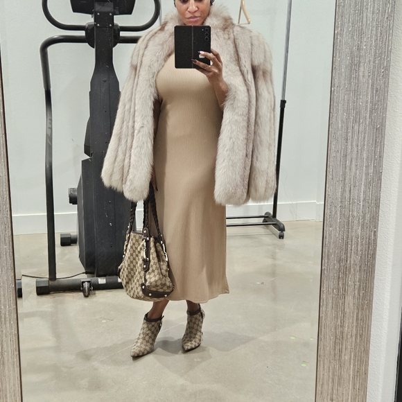 COPY - SAGA Fox M - Gorgeous! - Picture 6 of 17